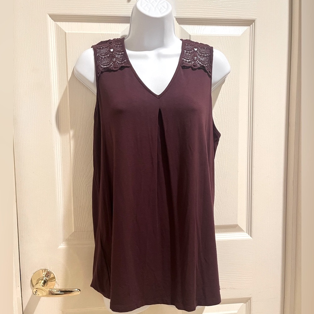 DANIEL RAINN burgundy sleeveless top